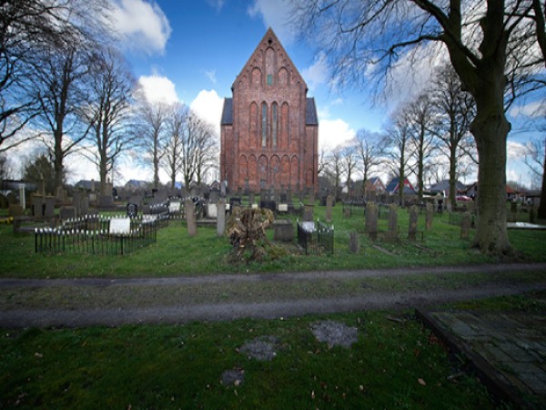 Kerk en kerkhof